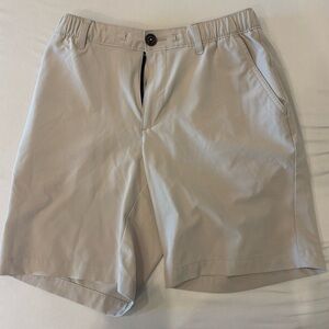 Men’s tan / khaki chubbies shorts size small. Gently used.